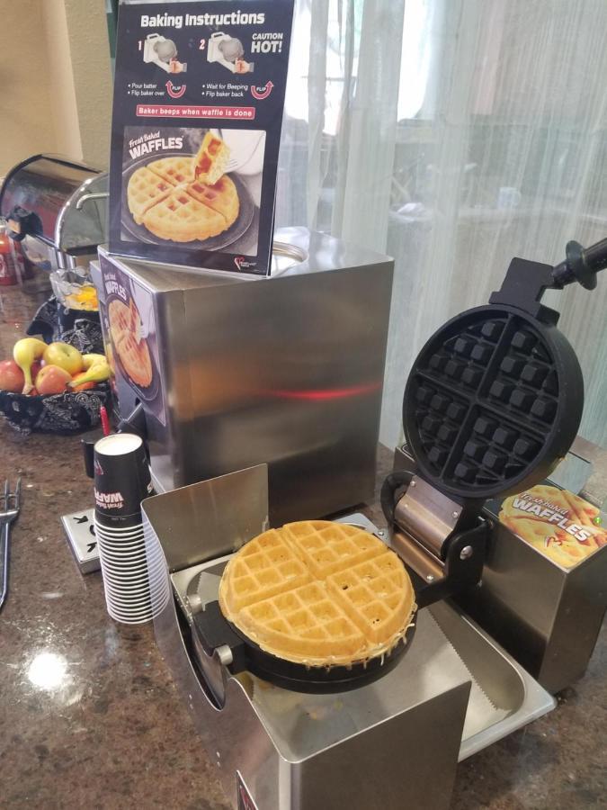 爱得华兹维尔康特利赫尔斯旅馆&套房酒店 爱德华兹维尔 外观 照片